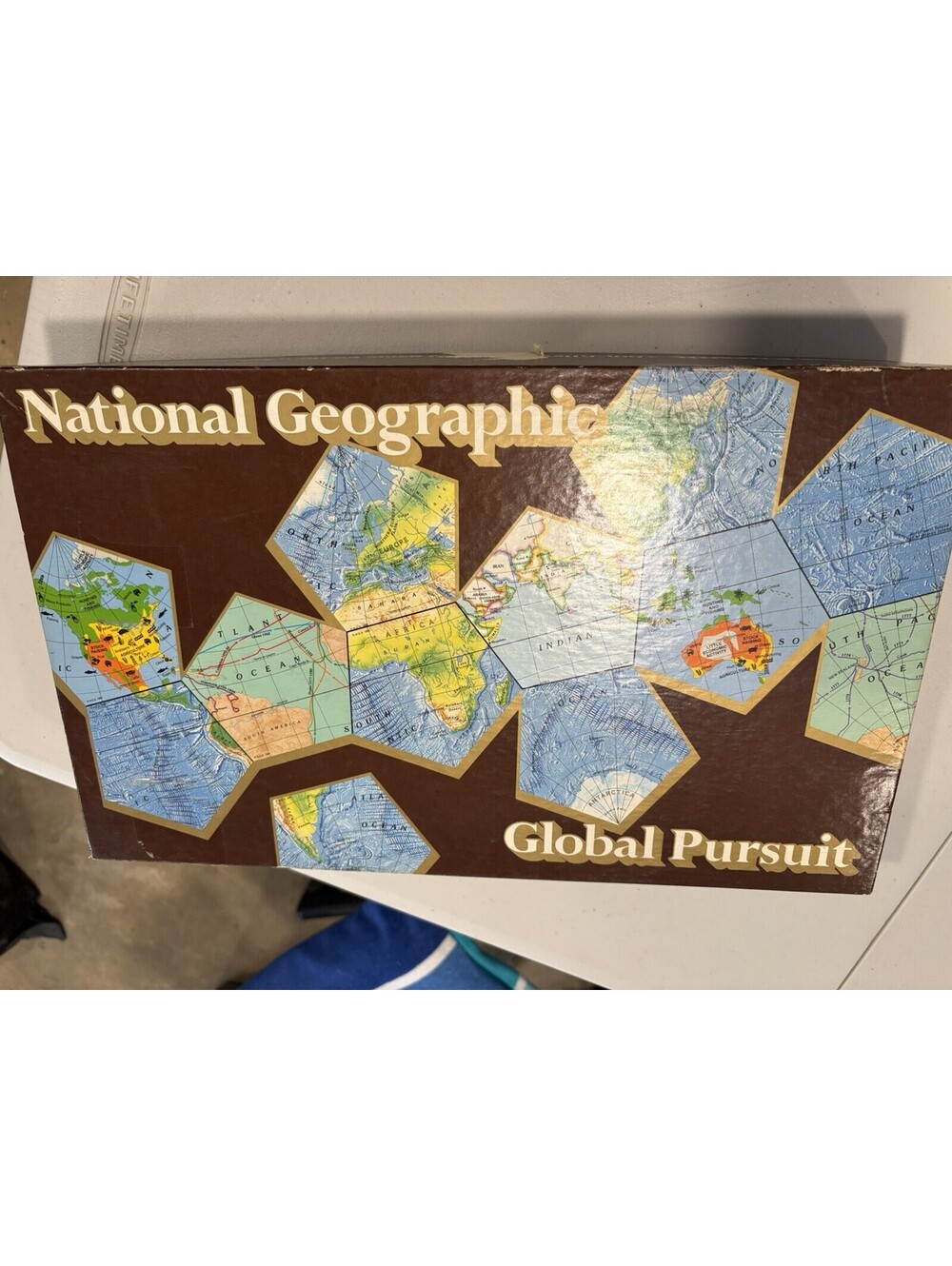 Vintage 1987 National Geographic Global Pursuit Board Game  RARE